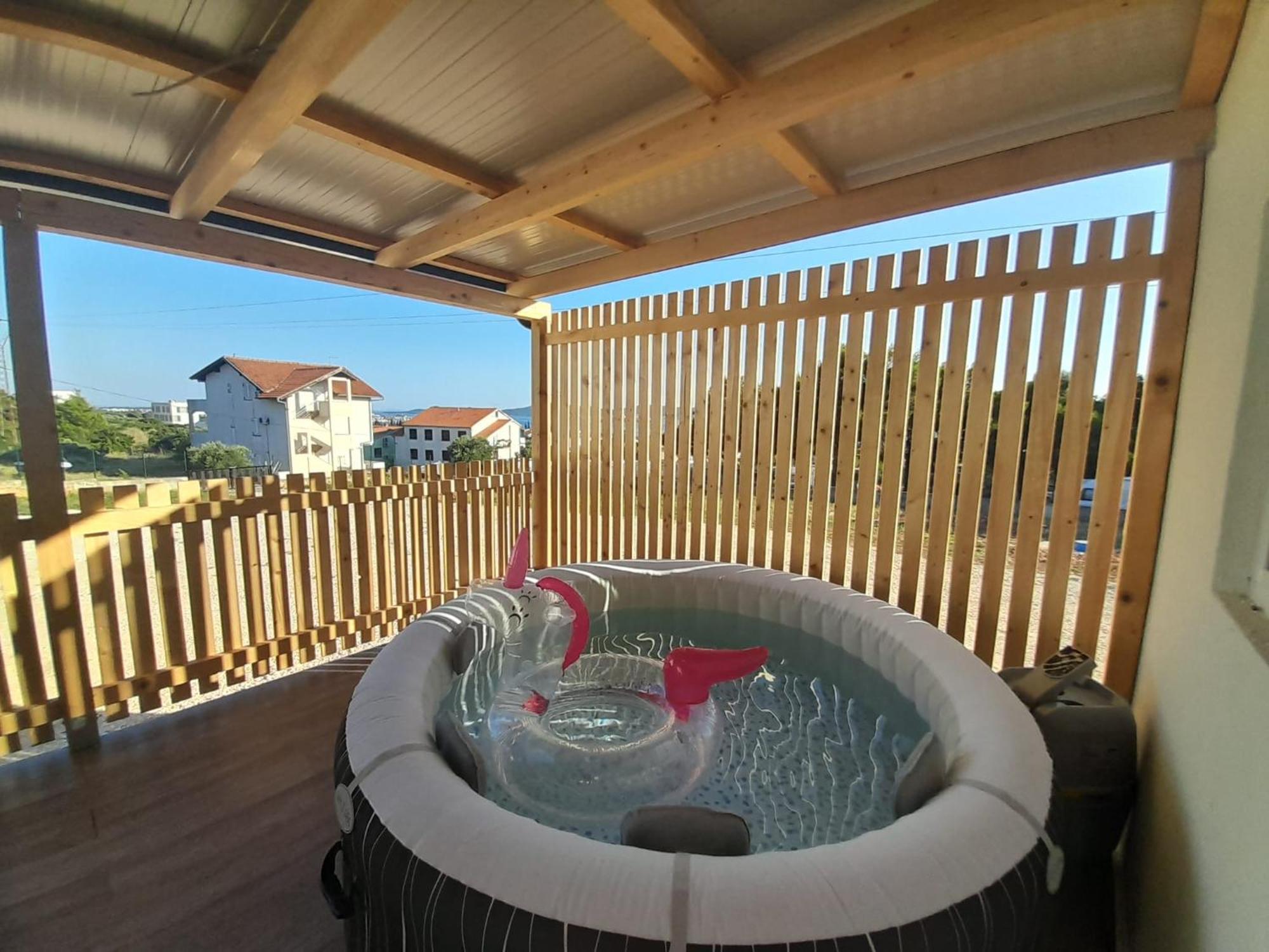 Tiny House Lily With Jacuzzi Apartment Sveti Filip i Jakov Exterior photo